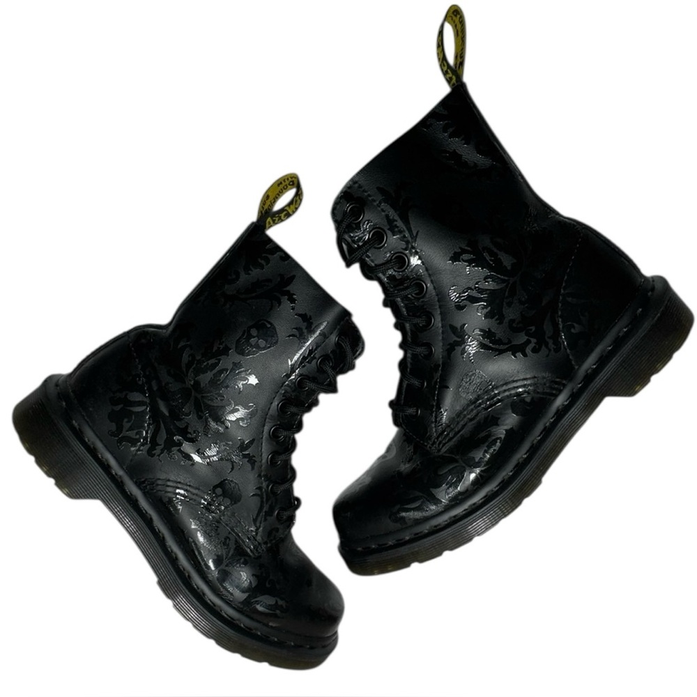 Dr. Martens Cassidy Black Leather Skull Print Moto Booties Size 5